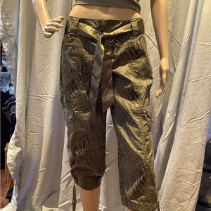EXPRESS Printed Cargo Capri’s NWOT